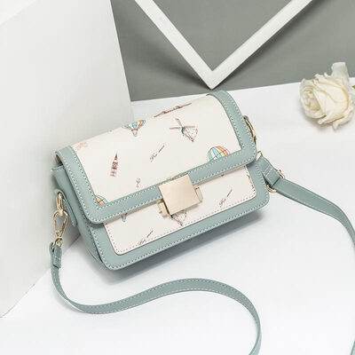 Summer ins super hot girl 2019 Korean version of single shoulder slanting bag fashion students straddle
Summer ins super hot girl 2019 Korean version of single shoulder slanting bag fashion students straddle