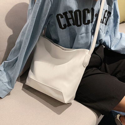 Advanced sense bag foreign air female bag 2019 new wave Korean version of the wild large capacity single shoulder texture fashion bucket bag
Advanced sense bag foreign air female bag 2019 new wave Korean version of the wild large capacity single shoulder texture fashion bucket bag