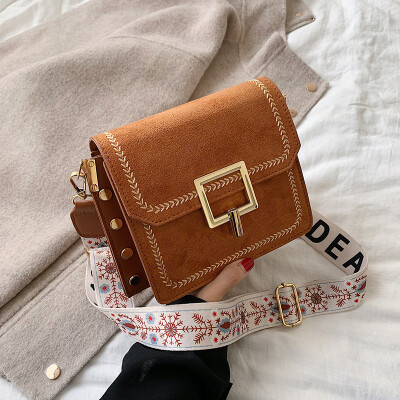 Ins super fire small bag 2019 autumn new wave Korean version of the wild chic broadband retro single shoulder Messenger bag
Ins super fire small bag 2019 autumn new wave Korean version of the wild chic broadband retro single shoulder Messenger bag