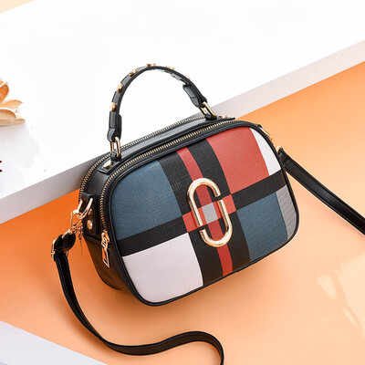 Small bag female 2019 new tide female bag Korean version of the fresh fashion single shoulder Messenger bag manufacturer
Small bag female 2019 new tide female bag Korean version of the fresh fashion single shoulder Messenger bag manufacturer