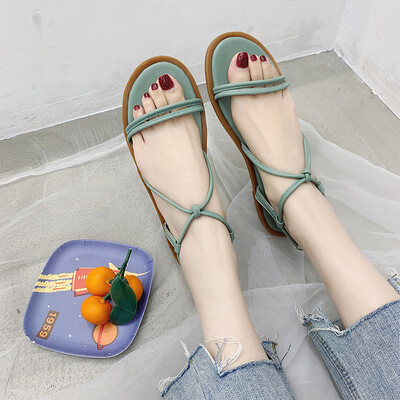 Ins flat-soled sandals in summer Korean version of students are simple to build fairy style Roman shoes tide
Ins flat-soled sandals in summer Korean version of students are simple to build fairy style Roman shoes tide