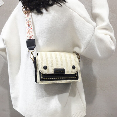 Summer small fresh bag female 2019 new Korean fashion casual wild wide shoulder strap shoulder slung small square bag
Summer small fresh bag female 2019 new Korean fashion casual wild wide shoulder strap shoulder slung small square bag
