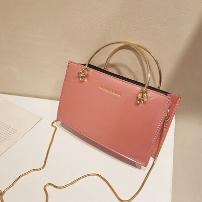 New texture casual bag female 2019 new Korean version of the wild single shoulder slung fashion portable chain small square bag
New texture casual bag female 2019 new Korean version of the wild single shoulder slung fashion portable chain small square bag