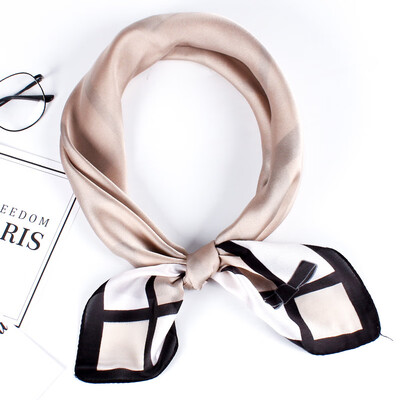 New scarf female Korean version of the small square scarf spring&autumn tide hair band female small fresh Korean professional silk scarf decorative scarf
New scarf female Korean version of the small square scarf spring&autumn tide hair band female small fresh Korean professional silk scarf decorative scarf