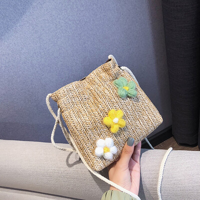 2019 new fashion casual messenger bag Sen cute flower woven bag little fairy wild temperament shoulder bag
2019 new fashion casual messenger bag Sen cute flower woven bag little fairy wild temperament shoulder bag