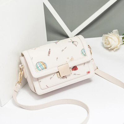Summer ins super hot girl 2019 Korean version of single shoulder slanting bag fashion students straddle
Summer ins super hot girl 2019 Korean version of single shoulder slanting bag fashion students straddle