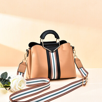 2019 summer Europe&America big bag fashion casual PU leather handbag simple handbag diagonal bag handbag
2019 summer Europe&America big bag fashion casual PU leather handbag simple handbag diagonal bag handbag