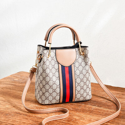 Single Shoulder Fashion Ladies Handbags Slant Bags European&American Bucket Bags Mother Bags
Single Shoulder Fashion Ladies Handbags Slant Bags European&American Bucket Bags Mother Bags
