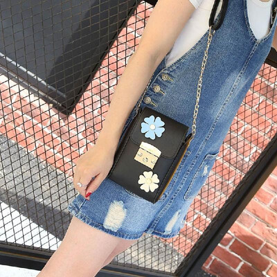 Women Mini Shoulder Bag Chain PU Leather Flower Applique Square Flap Front Small Casual Messenger Bag Crossbody Bag
Women Mini Shoulder Bag Chain PU Leather Flower Applique Square Flap Front Small Casual Messenger Bag Crossbody Bag