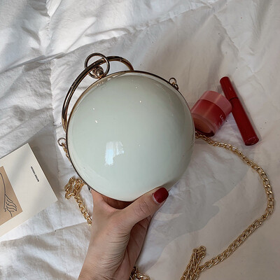 On the new ins super fire bag female 2019 new Korean version of the wild single shoulder slung fashion personality portable small round bag
On the new ins super fire bag female 2019 new Korean version of the wild single shoulder slung fashion personality portable small round bag