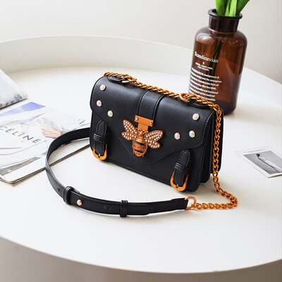 Women Messenger Bag Fashion Brand Designer Retro Bee Honeybee Decor Rivet Shoulder Bag for Ladies Vintage Cute Crossbody Bag
Women Messenger Bag Fashion Brand Designer Retro Bee Honeybee Decor Rivet Shoulder Bag for Ladies Vintage Cute Crossbody Bag