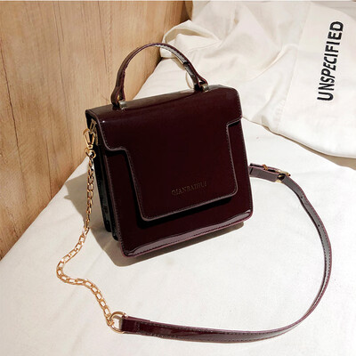 Ins super fire bag female 2019 new Korean version of the portable fashion patent leather wild chain shoulder slung small square bag
Ins super fire bag female 2019 new Korean version of the portable fashion patent leather wild chain shoulder slung small square bag
