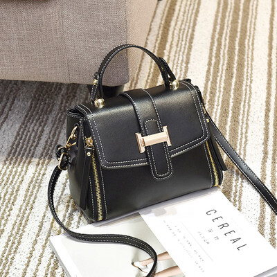 On the new small bag female contracted Korean Messenger bag retro art shoulder portable summer bucket bag
On the new small bag female contracted Korean Messenger bag retro art shoulder portable summer bucket bag