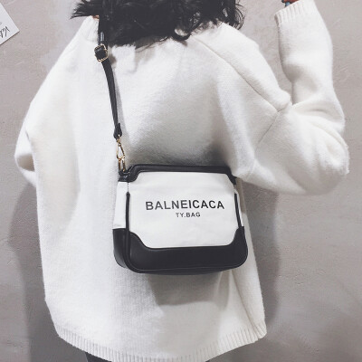 Advanced texture casual bag handbags new 2019 tide Korean version of the fashion hit color wild shoulder slung small square bag
Advanced texture casual bag handbags new 2019 tide Korean version of the fashion hit color wild shoulder slung small square bag