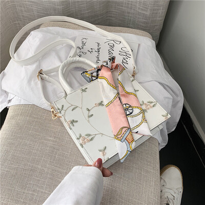 Advanced sense bag foreign air bag 2019 new wave Korean version of the wild Messenger bag lace scarf fashion handbag
Advanced sense bag foreign air bag 2019 new wave Korean version of the wild Messenger bag lace scarf fashion handbag