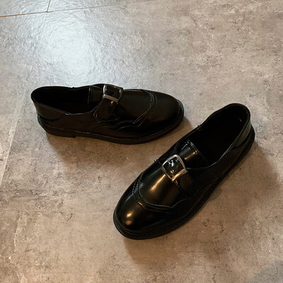 Autumn vintage Lolita square buckle small leather shoes black bright Lefu shoes academic style
Autumn vintage Lolita square buckle small leather shoes black bright Lefu shoes academic style