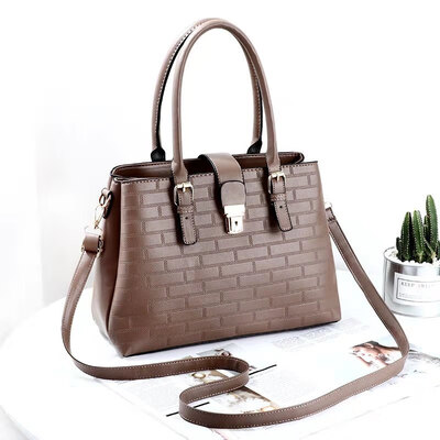 2019 summer new European&American big bag shoulder bag simple handbag diagonal bag fashion handbag
2019 summer new European&American big bag shoulder bag simple handbag diagonal bag fashion handbag