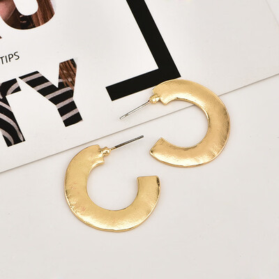 2019 new brand design C-shaped metal earrings minimalist generous creative earrings gift for women
2019 new brand design C-shaped metal earrings minimalist generous creative earrings gift for women