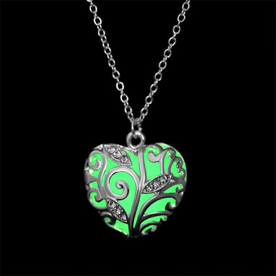 Heart Shape Hollow Pendant Glowing in the Dark Necklace For Women Crystal Luminous Necklace Jewelry Wholesale Christmas Gifts
Heart Shape Hollow Pendant Glowing in the Dark Necklace For Women Crystal Luminous Necklace Jewelry Wholesale Christmas Gifts