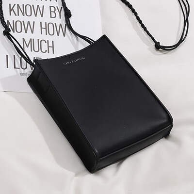 Summer French minority texture package 2019 new tide foreign style fashion Joker shoulder slung small square bag
Summer French minority texture package 2019 new tide foreign style fashion Joker shoulder slung small square bag