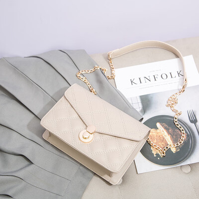 Summer small lady bag 2019 line Korean version of 100-band single-shoulder slanting fashion chain small square bag
Summer small lady bag 2019 line Korean version of 100-band single-shoulder slanting fashion chain small square bag