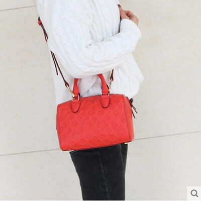 EXCLUSIVEPROPERTIES 2019 new leather handbags fashion wild shoulder diagonal shoulder pillow bag 6959
EXCLUSIVEPROPERTIES 2019 new leather handbags fashion wild shoulder diagonal shoulder pillow bag 6959