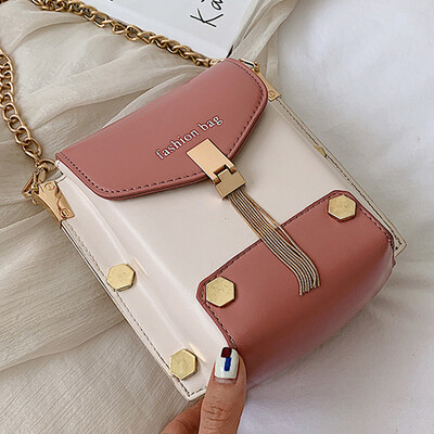 On the new female 2019 new Korean style chain shoulder Messenger bag fashion sense Joker small square bag
On the new female 2019 new Korean style chain shoulder Messenger bag fashion sense Joker small square bag