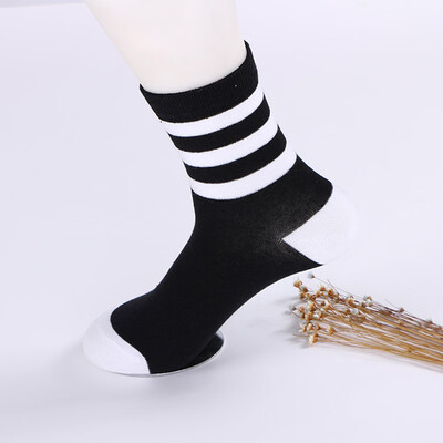 White With Black Simple Sporty Style Short Socks Women Cotton Star Ankle Socks Female Fashion Striped Socks
White With Black Simple Sporty Style Short Socks Women Cotton Star Ankle Socks Female Fashion Striped Socks