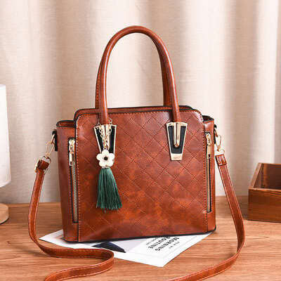 Ladies bag 2019 spring new wild handbag fashion killer handbag simple PU leather shoulder diagonal package
Ladies bag 2019 spring new wild handbag fashion killer handbag simple PU leather shoulder diagonal package