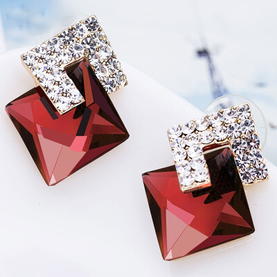 Fashion earrings 925 silver earrings wild temperament diamond shaped crystal earrings
Fashion earrings 925 silver earrings wild temperament diamond shaped crystal earrings