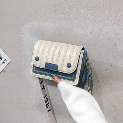 Summer small fresh bag female 2019 new Korean fashion casual wild wide shoulder strap shoulder slung small square bag
Summer small fresh bag female 2019 new Korean fashion casual wild wide shoulder strap shoulder slung small square bag