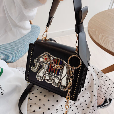 Female 2019 new chic super - fire on the new temperament of small square bag small wide - shouldered bill of lading shoulder - fre
Female 2019 new chic super - fire on the new temperament of small square bag small wide - shouldered bill of lading shoulder - fre
