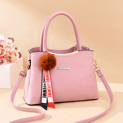 Ladies bag 2019 new small fashion single shoulder Messenger bag PU leather small bag handbag female bag simple Korean version of the tide
Ladies bag 2019 new small fashion single shoulder Messenger bag PU leather small bag handbag female bag simple Korean version of the tide