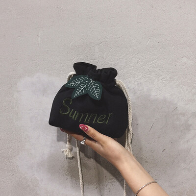 Summer bag female 2019 new Korean version of the small fresh girl canvas slung shoulder bag ins mini bucket bag
Summer bag female 2019 new Korean version of the small fresh girl canvas slung shoulder bag ins mini bucket bag