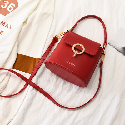 Shangxin small bag oblique satchel simple Korean version of foreign gas ins super fire oblique span students 100 bucket bag 100
Shangxin small bag oblique satchel simple Korean version of foreign gas ins super fire oblique span students 100 bucket bag 100