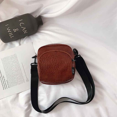 Tailored Womens New Crocodile Pattern Shoulder Messenger Bag Fashion Simple Phone Bag
Tailored Womens New Crocodile Pattern Shoulder Messenger Bag Fashion Simple Phone Bag