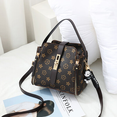 New ins super-hot single-shoulder bag in summer Korean version of personality fashion inclined handheld fairy bag
New ins super-hot single-shoulder bag in summer Korean version of personality fashion inclined handheld fairy bag
