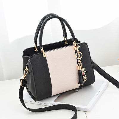 Woman slanted bag Korean version 100 single shoulder bag simple small square bag lady fashion handbag
Woman slanted bag Korean version 100 single shoulder bag simple small square bag lady fashion handbag