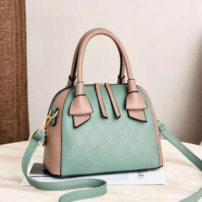 2019 summer new one-shoulder handbags Europe&the United States elegant fashion pu leather ladies handbag Messenger bag
2019 summer new one-shoulder handbags Europe&the United States elegant fashion pu leather ladies handbag Messenger bag