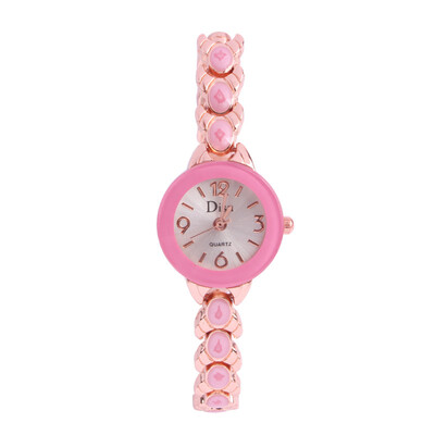 Summer popular new ladies diamond digital fashion watch student simple personality quartz watch
Summer popular new ladies diamond digital fashion watch student simple personality quartz watch