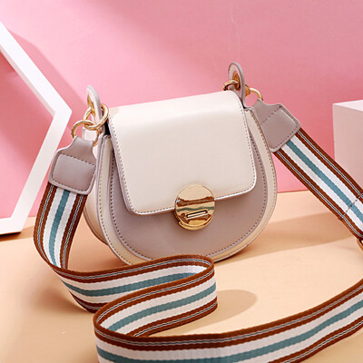 Little Girl Summer Fashion Net Red Texture Saddle Bag Girl Broadband Slant Shoulder Girl Bag
Little Girl Summer Fashion Net Red Texture Saddle Bag Girl Broadband Slant Shoulder Girl Bag