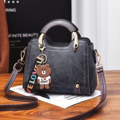 Bear Handbag Women Pendant Fashion Girls Simple Retro Shoulder Bag Solid Crossbody Bags PU Leather Versatile Messenger
Bear Handbag Women Pendant Fashion Girls Simple Retro Shoulder Bag Solid Crossbody Bags PU Leather Versatile Messenger