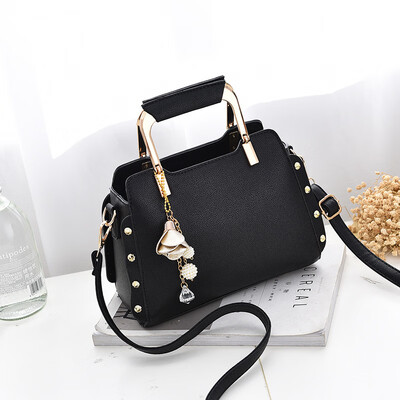 2018 Brand New Women Fashion Ornaments Totes Solid Metal Handle Handbag Hotsale Ladies Purse Messenger Crossbody Shoulder Bags
2018 Brand New Women Fashion Ornaments Totes Solid Metal Handle Handbag Hotsale Ladies Purse Messenger Crossbody Shoulder Bags