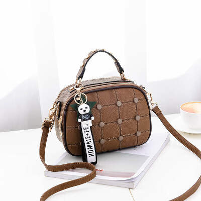 Simple lady bag handbag new fashion Korean version Baitao oblique Bag personality fashion single shoulder bag
Simple lady bag handbag new fashion Korean version Baitao oblique Bag personality fashion single shoulder bag