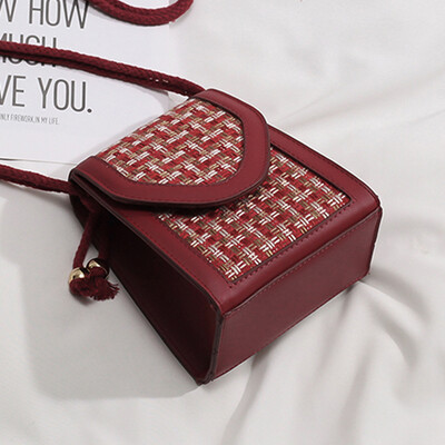 Beibao port wind retro small square bag women 2018 new Korean fashion Joker slung chain bag chic
Beibao port wind retro small square bag women 2018 new Korean fashion Joker slung chain bag chic