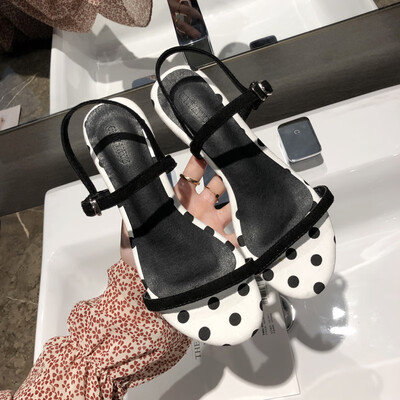Summer sandals woman wave dot with retro elegant square head low heel Korean version of Roman shoes fairy shoes
Summer sandals woman wave dot with retro elegant square head low heel Korean version of Roman shoes fairy shoes