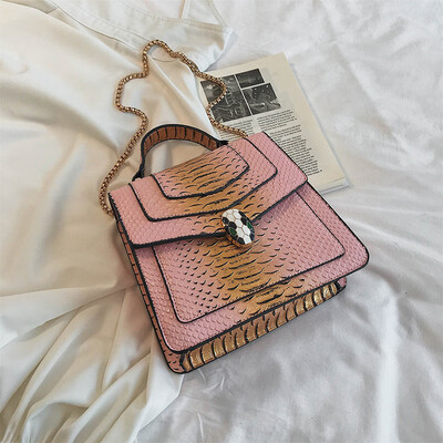 Qiao Bani 2019 new European&American style fashion snake pattern transition color BV snake head flip cover shoulder shoulder diagonal handbag
Qiao Bani 2019 new European&American style fashion snake pattern transition color BV snake head flip cover shoulder shoulder diagonal handbag