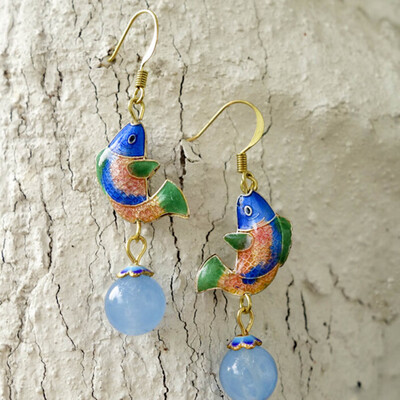 Exotic Beautiful Blue Fishes Earrings Chinese Cloisonne Carps Hanging Light Blue Chalcedony Beads Ethnic Jewelry
Exotic Beautiful Blue Fishes Earrings Chinese Cloisonne Carps Hanging Light Blue Chalcedony Beads Ethnic Jewelry