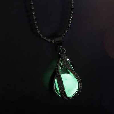 Unique Hollow Screw Drop Pendant Glow At The Night Europe Luminous Pearl Fluorescent Necklace JewelryGift for your lover
Unique Hollow Screw Drop Pendant Glow At The Night Europe Luminous Pearl Fluorescent Necklace JewelryGift for your lover