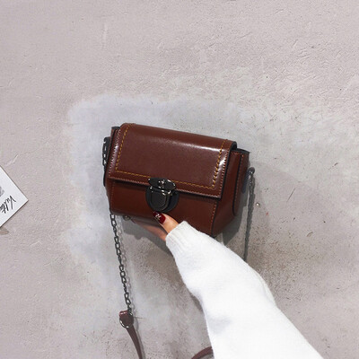 Tailored Women Bag Fashion Wild Retro Chain Small Square Bag Wild Shoulder Messenger Bag
Tailored Women Bag Fashion Wild Retro Chain Small Square Bag Wild Shoulder Messenger Bag